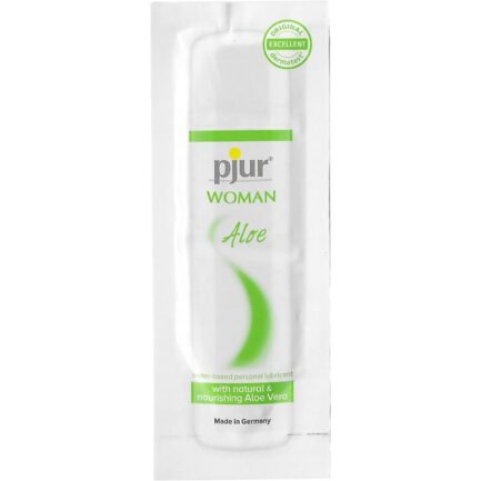 Ein Extra-Kick für den weiblichen Körper: pjur WOMAN Aloe ist ein wasserbasiertes Gleitmittel mit dem natürlichen Inhaltsstoff Aloe Vera. Es macht mehr Freude und pflegt die weibliche Haut besser. Die Aloe-Vera-Pflanze besteht zu 99 Prozent aus Wasser