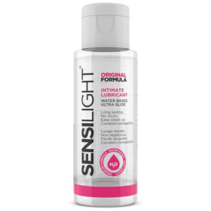 Sensilight Original Formula ist ein Intimgleitmittel auf Wasserbasis mit schmierender und feuchtigkeitsspendender Wirkung. Es ist für den Intimbereich geeignet und kann den Geschlechtsverkehr bei unzureichender natürlicher Gleitfähigkeit erleichtern. Leicht abspülbar